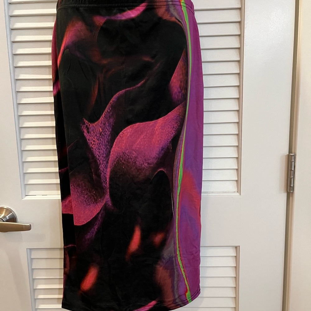 PrettyLittleThing Black and Purple Floral-Print Pencil Skirt